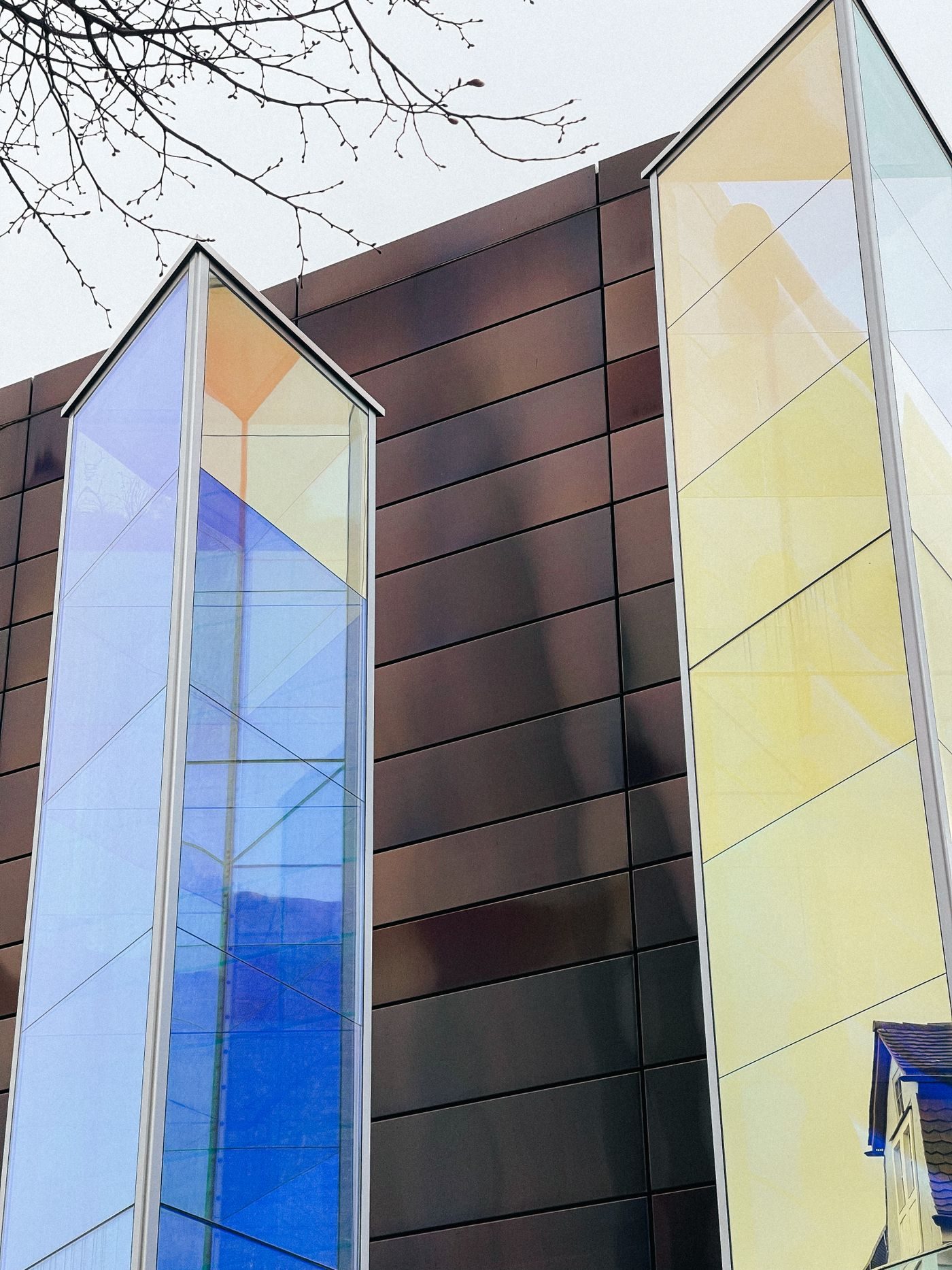 Moderne Glasfassade in Vaduz
